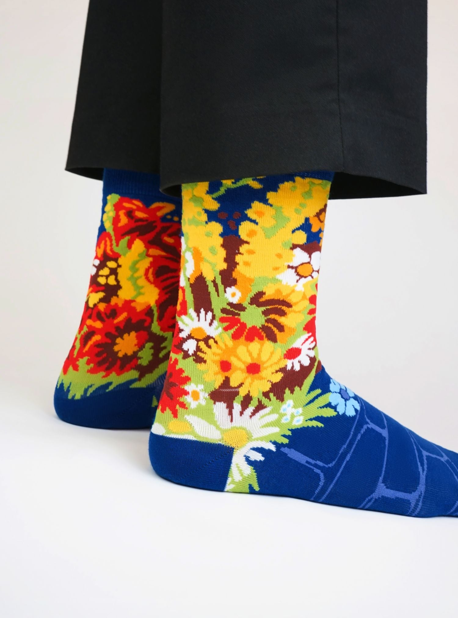 Charley Toorop - Vaas met bloemen tegen muur